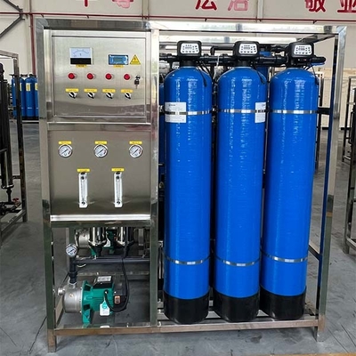0.5 ton Tiga -Tank pabrik reverse osmosis untuk untuk Pengolahan Desalinasi Air Laut